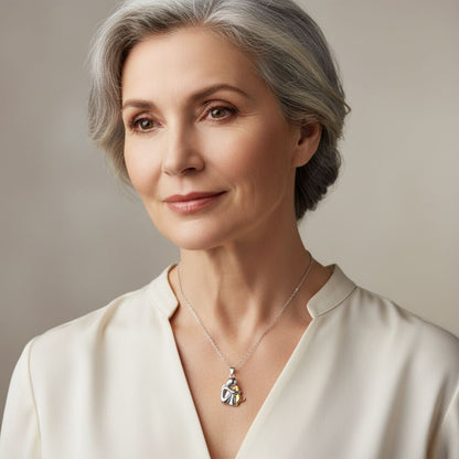 Olivia™ - Halsband med hundformad hänge