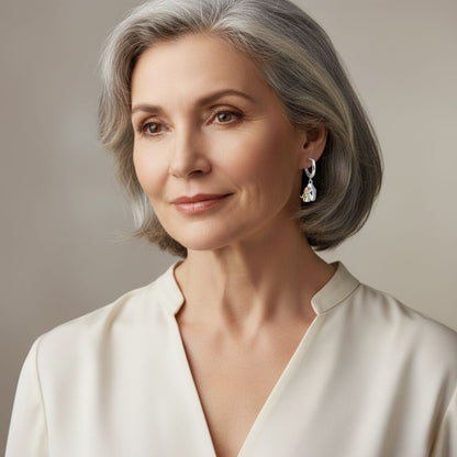 Ginny™ - Örhängen med hundikon (rund stängning)