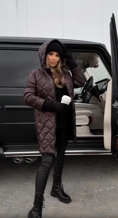 Bogna | Stilig vattert pufferjakke med hette